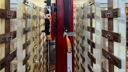 RoboMag Werkzeugmagazin zu CNC-Maschine, neue Verkabelung nach Retrofit