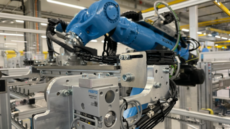 Verstellbarer Robotergreifer mit 3D Druck hersgestelltem Tooling
